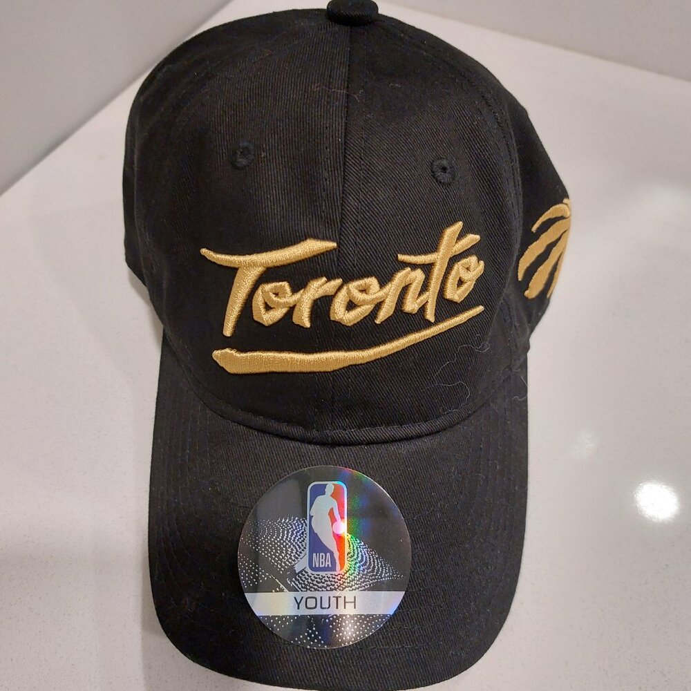 BNWT Youth Toronto Raptors Hat